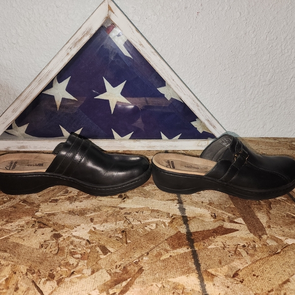 CLARKS COLLECTION Women's Clogs SOFT CUSHION Leather Mule Slip On (BLACK) - 9.5 - Picture 4 of 8